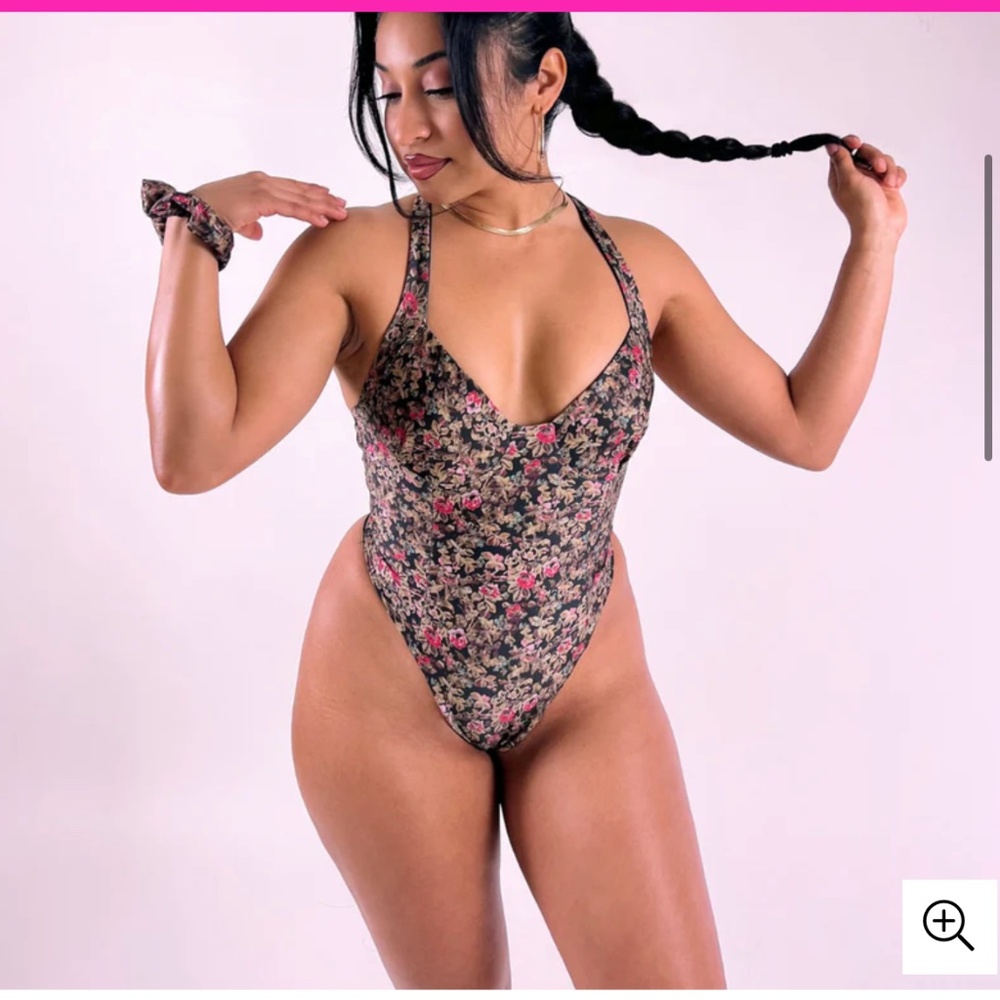 Lillies bikinis-la vie en rose one piece